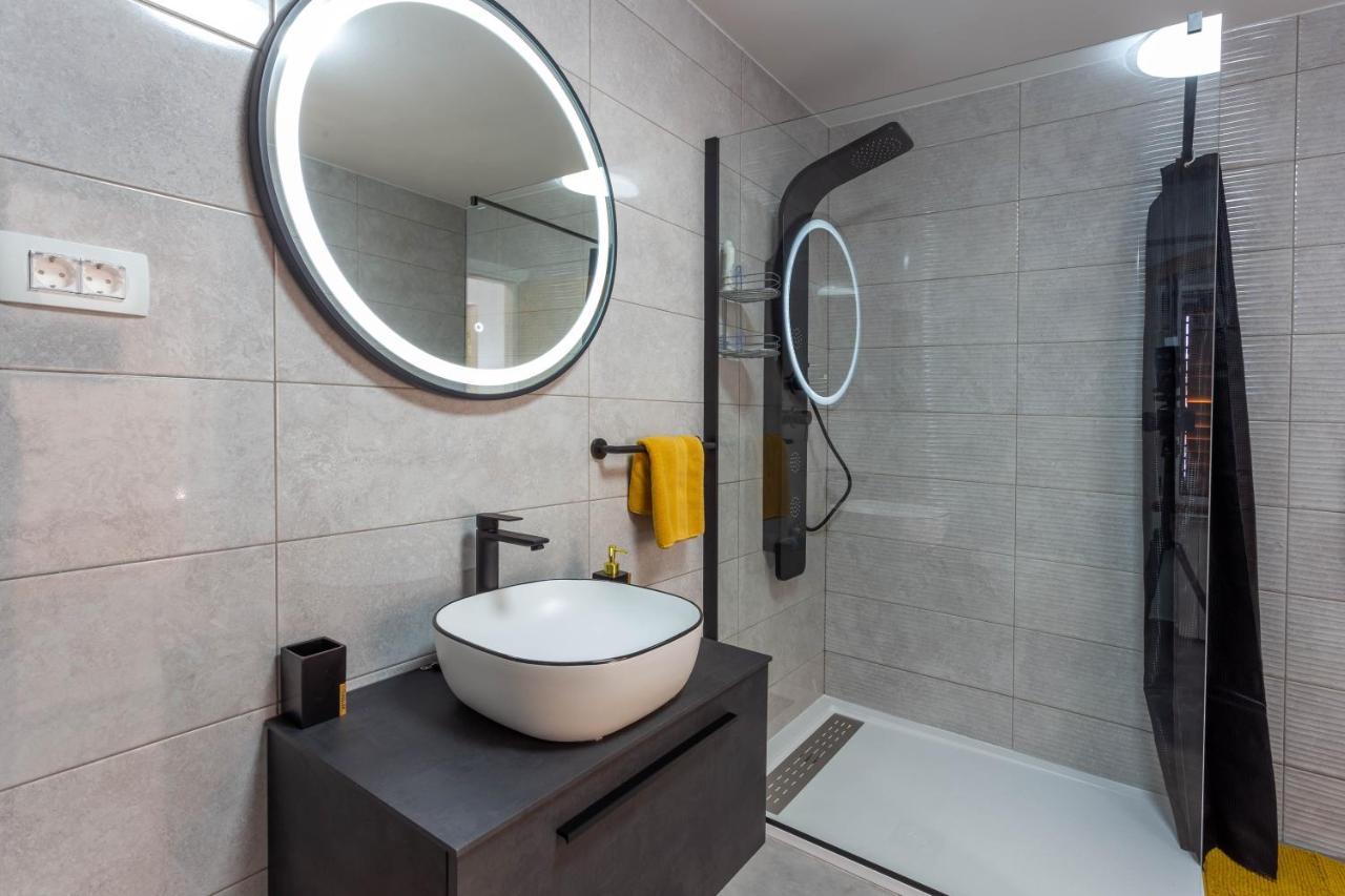 חוואר Deluxe Dreamy Room In The Center Of Hvar With Sea View מראה חיצוני תמונה